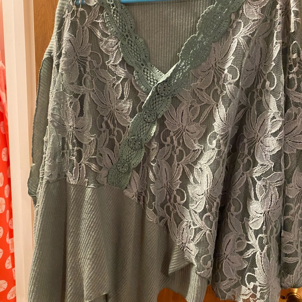 LADIES LIGHT GREEN BLOUSE